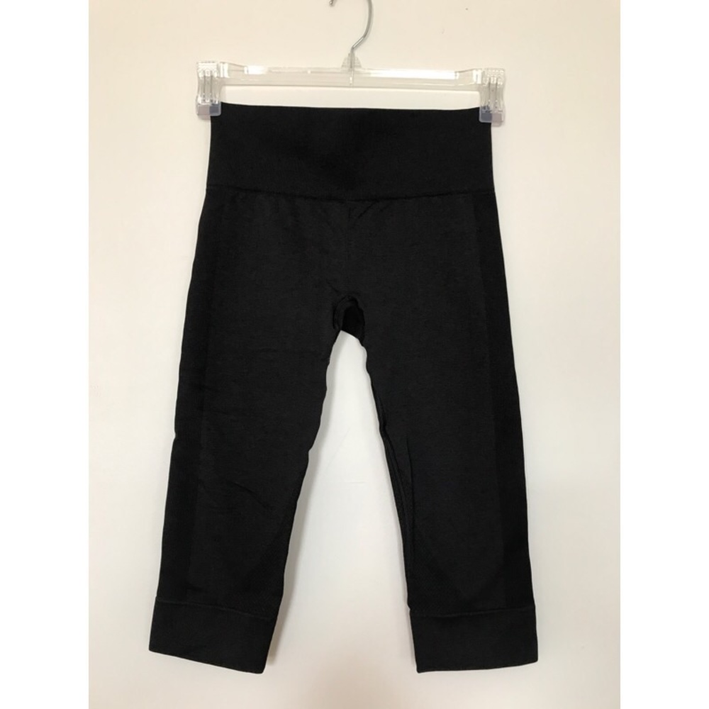 Lululemon 6 Seamlessly Street Crop Leggings